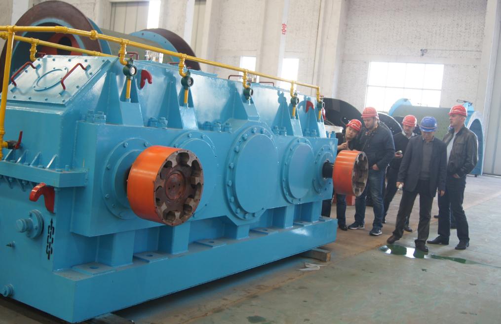 大模數重載硬齒面平行軸減速器裝配完成!